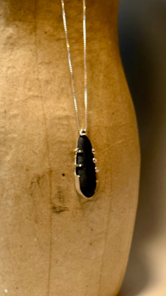 LONG PEBBLE STERLING SILVER PENDANT WITH CZ AND SS CHAIN  MS219