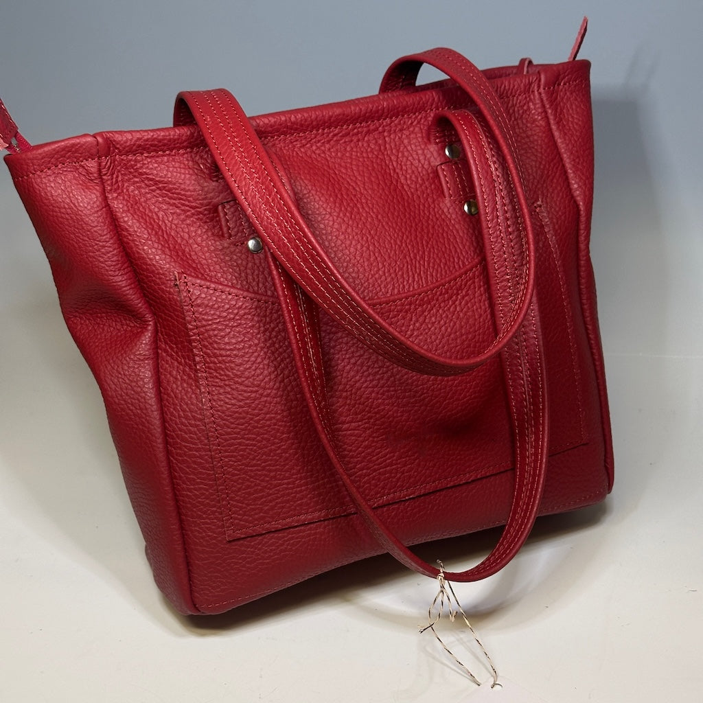 LEATHER TOTE WITH TASSEL AND CHARM, RED NH113