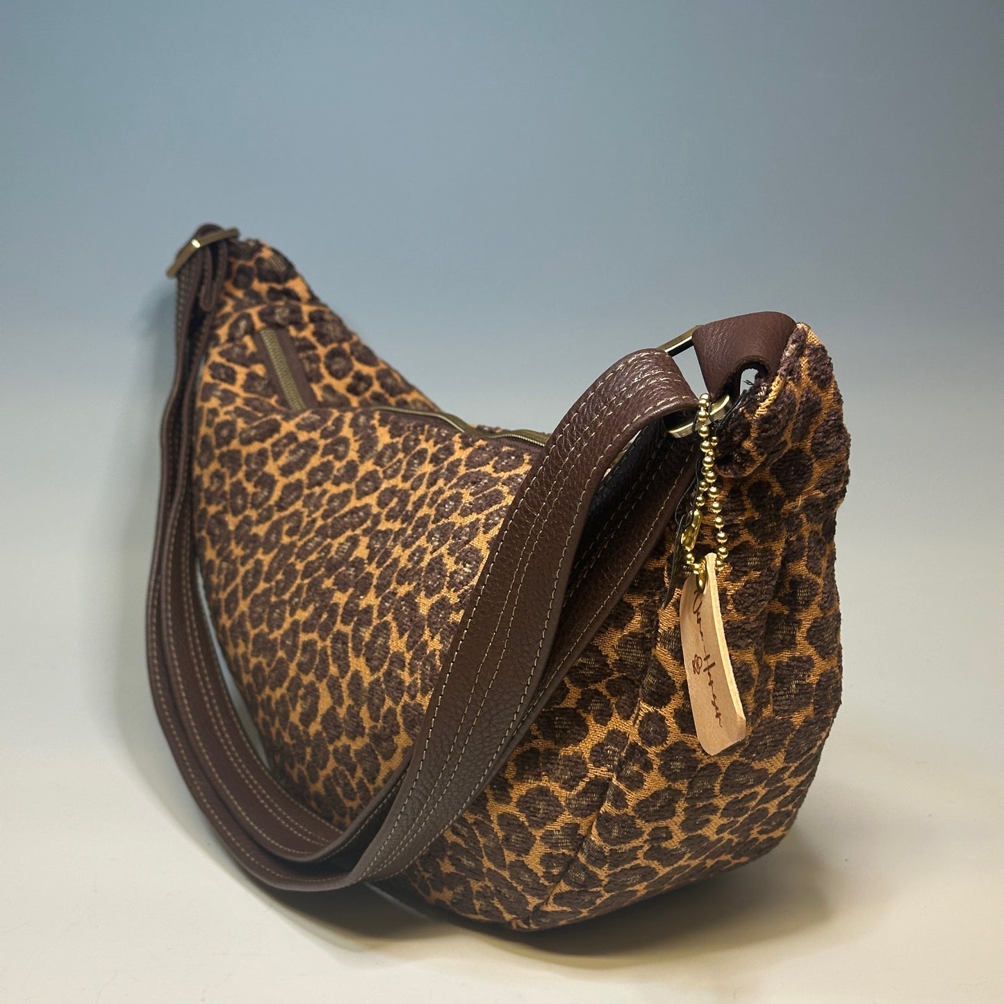 BOHO CRESCENT SLING BAG, LEOPARD NH130
