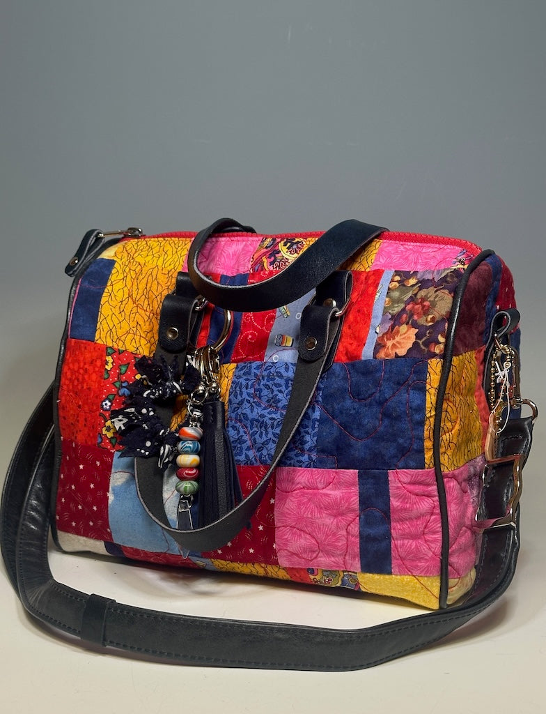 VINTAGE QUILT SPEEDY WITH CROSSBODY STRAP NH131