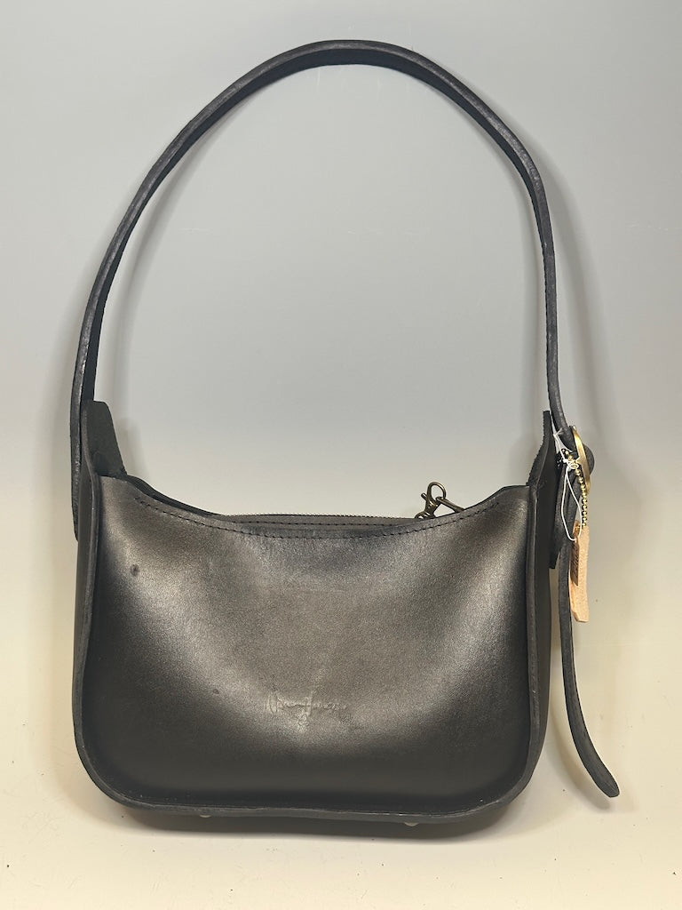 LEATHER BAGUETTE BAG, BLACK NH137