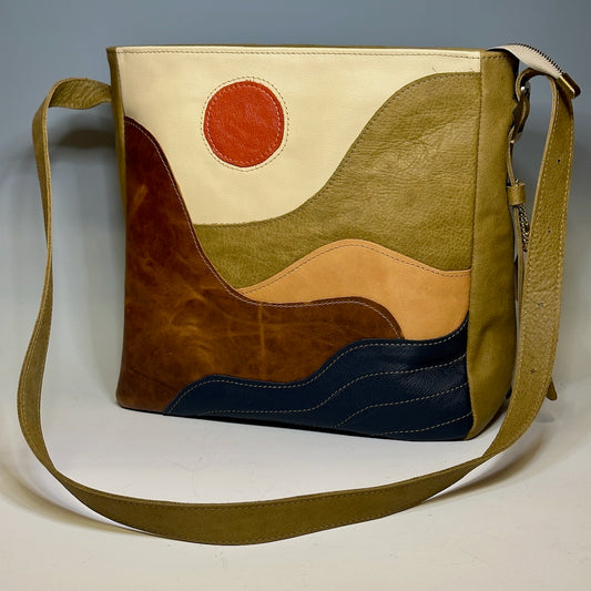 LEATHER ZIPPERED "MOUNTAIN TO SEA" TOTE WITH FRINGE TASSEL NH141