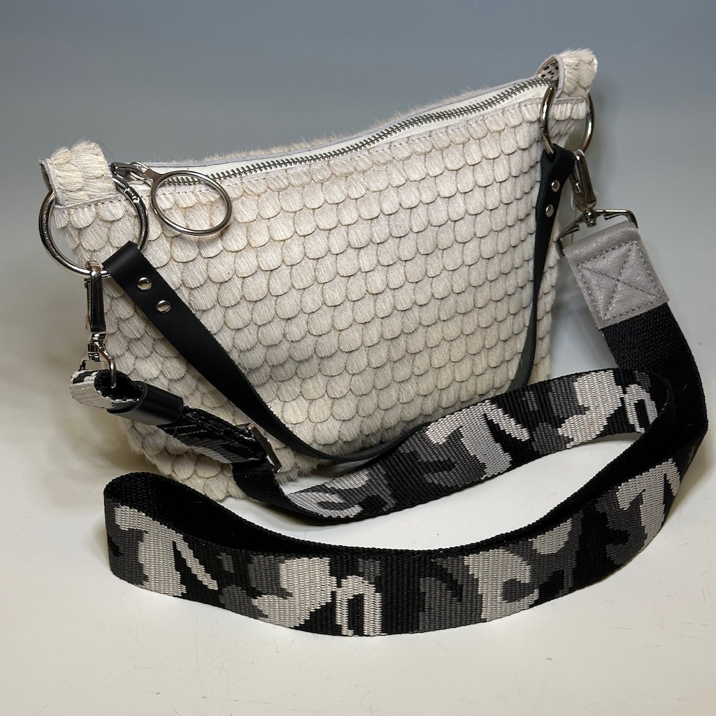 ZIP TOP LEATHER HIDE SHOULDER BAG, WHITE NH142