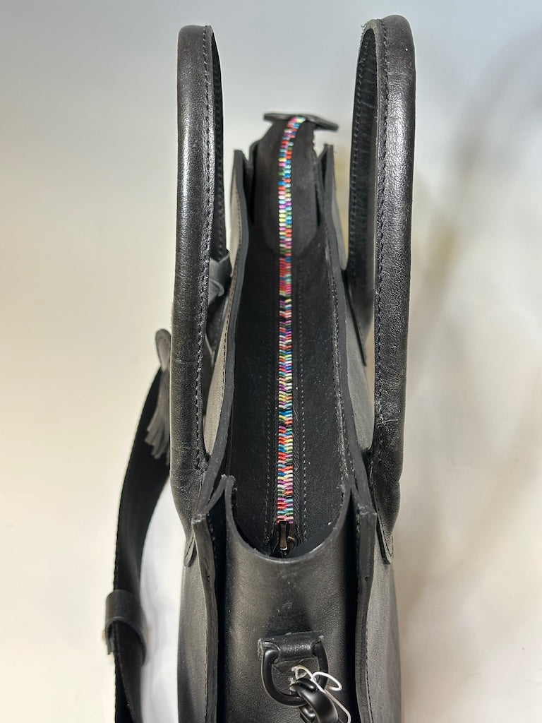 LADY IN BLACK LEATHER CROSSBODY/HAND HELD HANDBAG WITH HEART ACCENTS & MULTICOLOR ZIPPER IN BLACK NH144