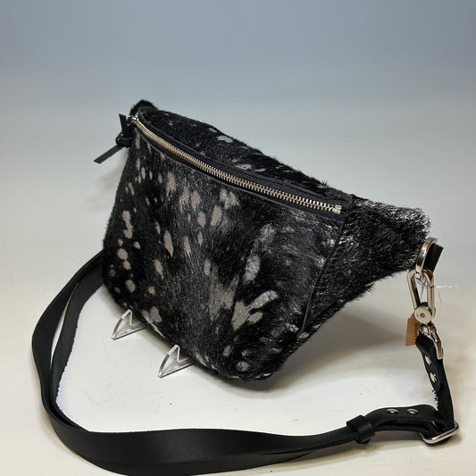 CITY SLING BLACK/SILVER ACID LEATHER HIDE CROSSBODY BAG NH145
