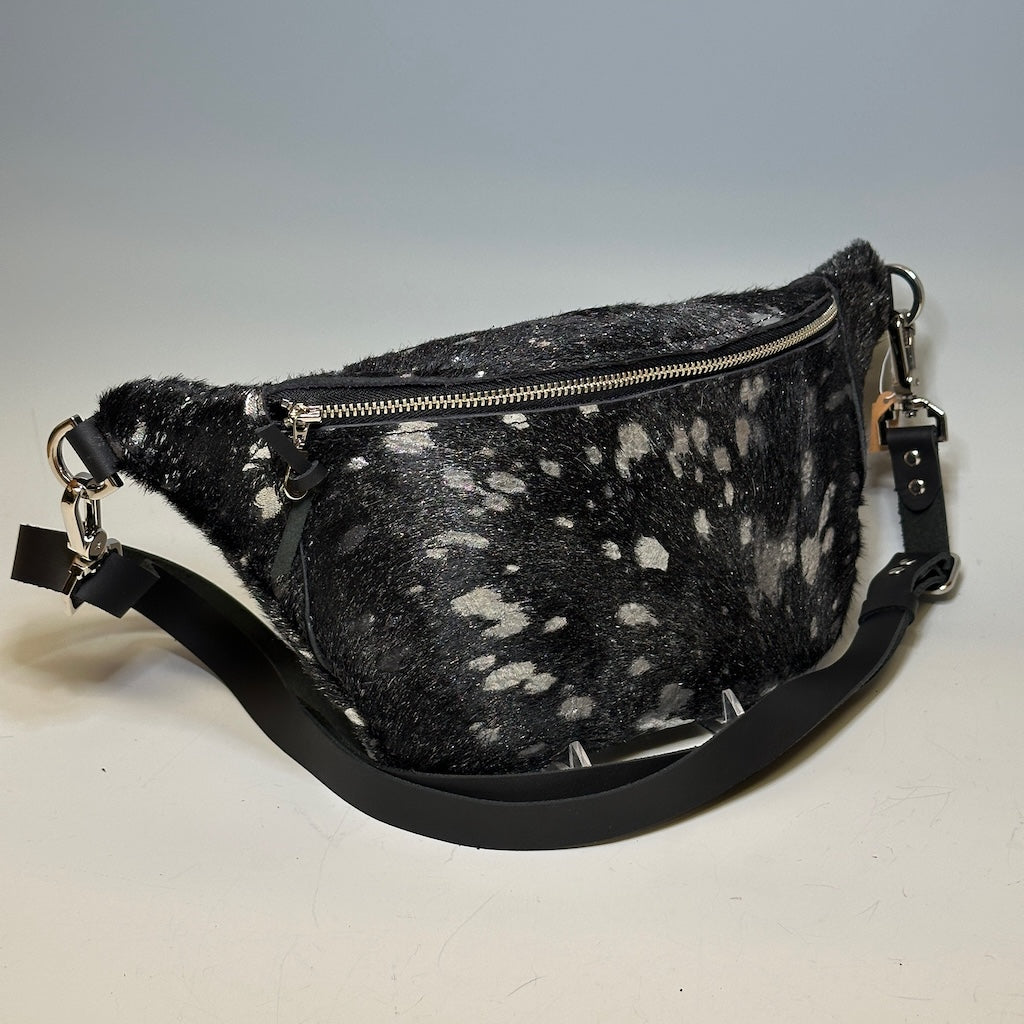 CITY SLING BLACK/SILVER ACID LEATHER HIDE CROSSBODY BAG NH145