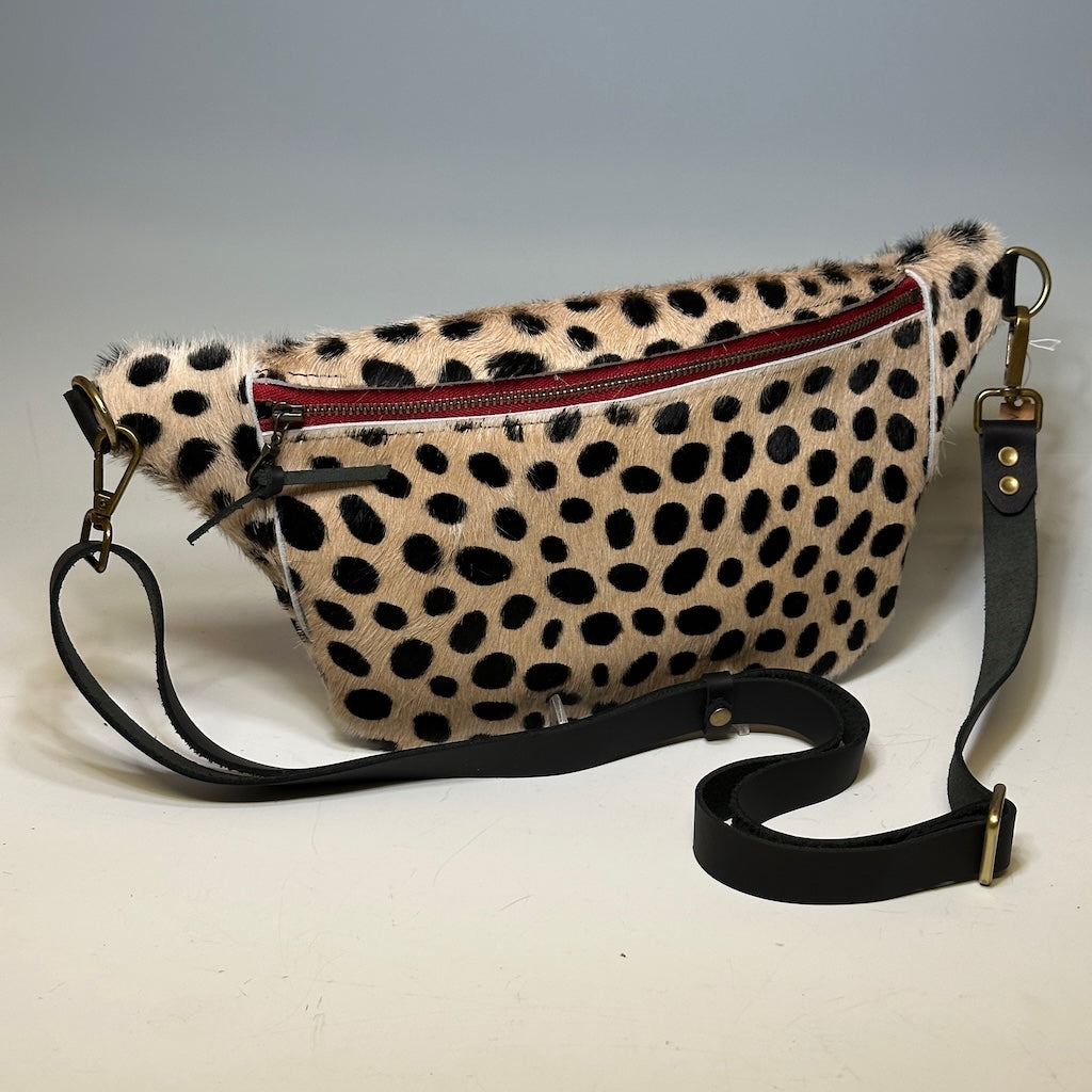 CITY SLING BLACK DOT LEATHER HIDE CROSSBODY BAG NH146