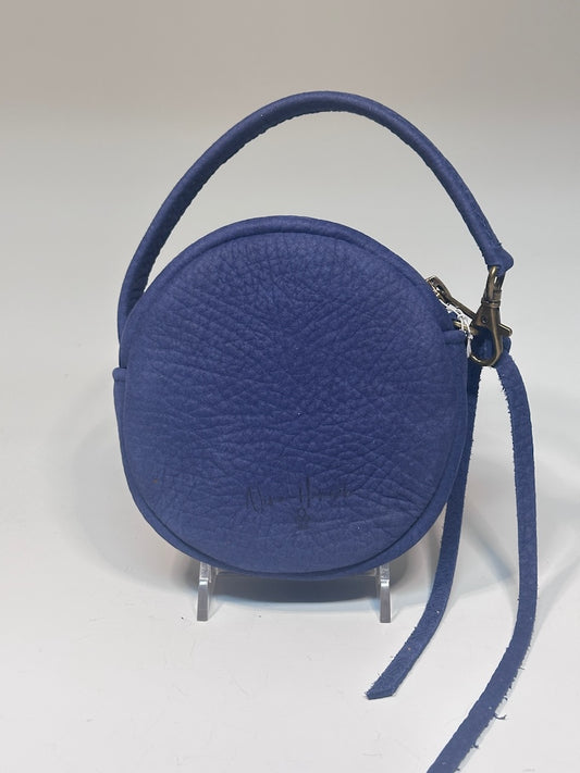 MINI CIRCLE WRISTLET IN BLUE NUBUCK NH163