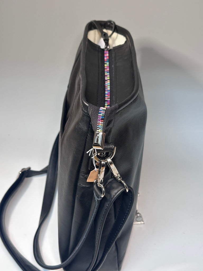 ABSTRACT TOTE IN BLACK LEATHER NH168