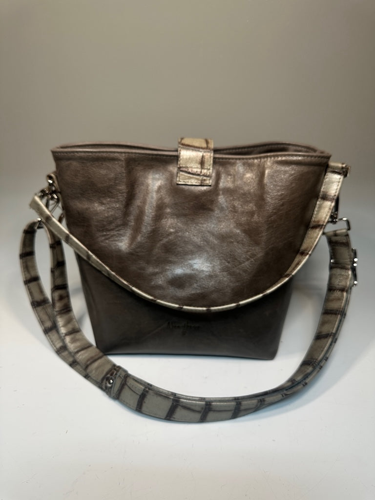 BUCKET BAG, GREY EMBOSSED LEATHER HANDBAG NH179