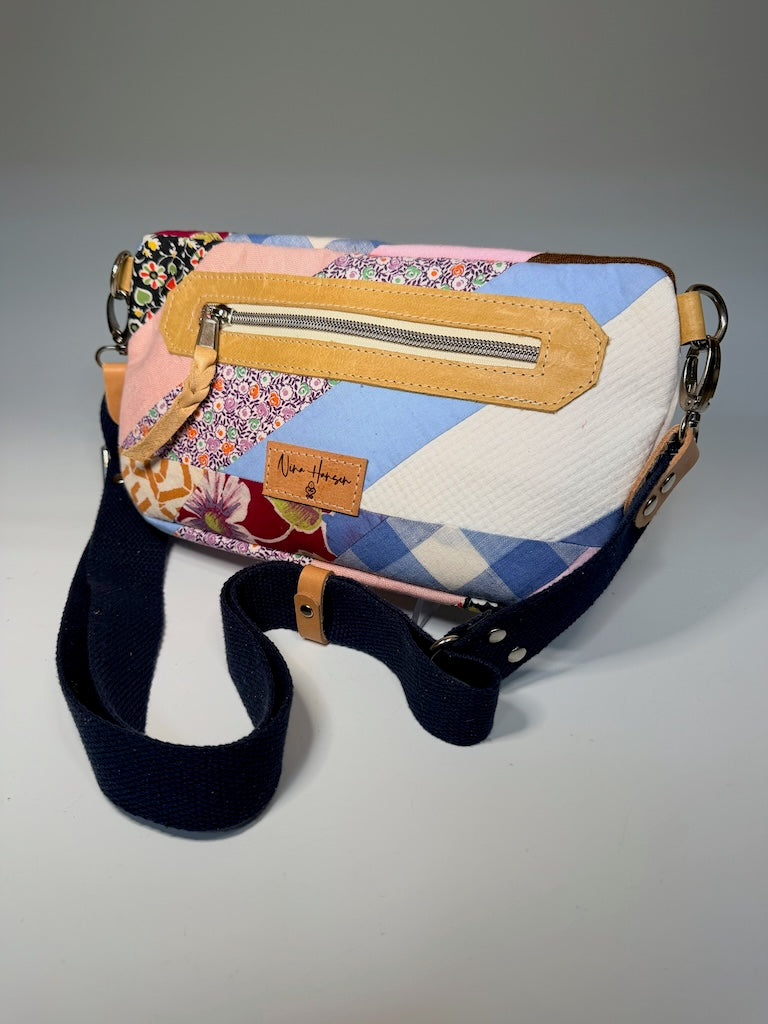 QUILT SLING SATCHEL NH190