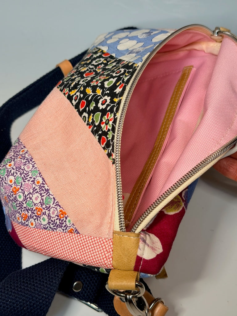 QUILT SLING SATCHEL NH190