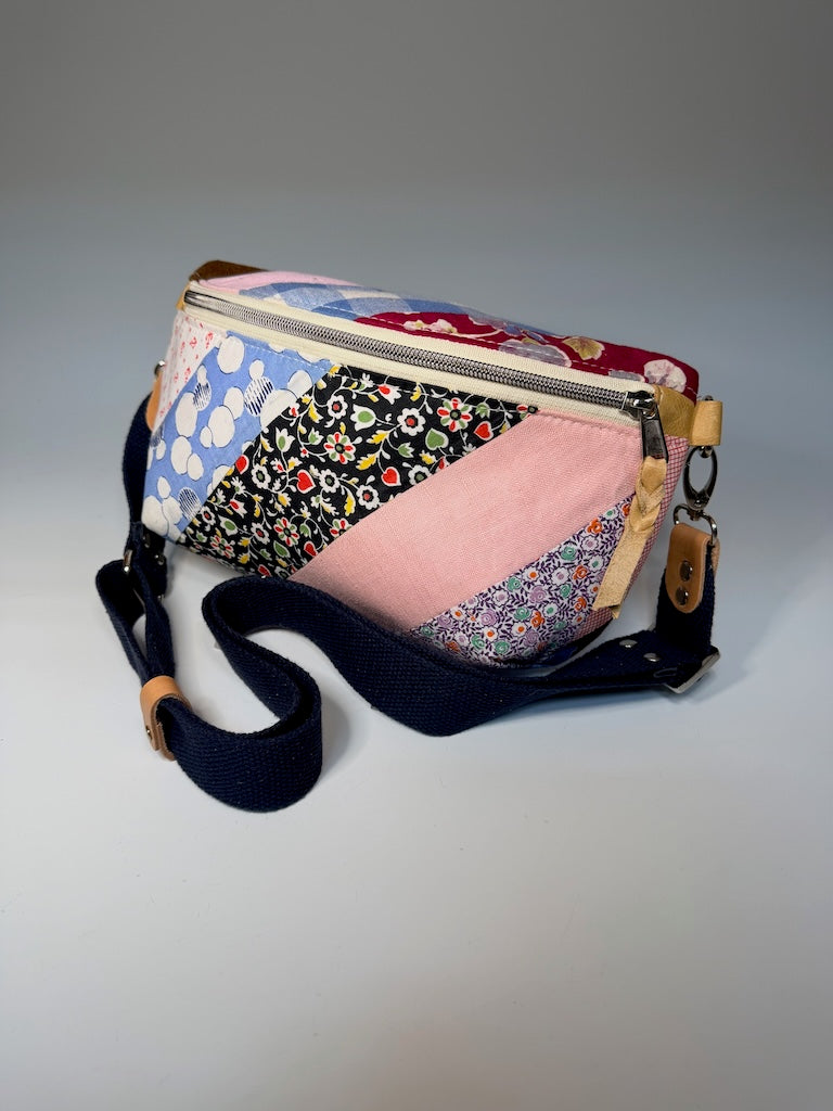 QUILT SLING SATCHEL NH190