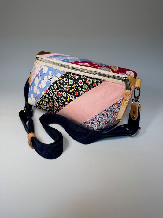 QUILT SLING SATCHEL NH190