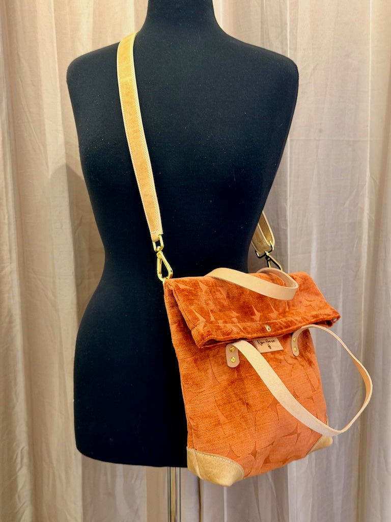 FOLD OVER TOTE ORANGE NH191
