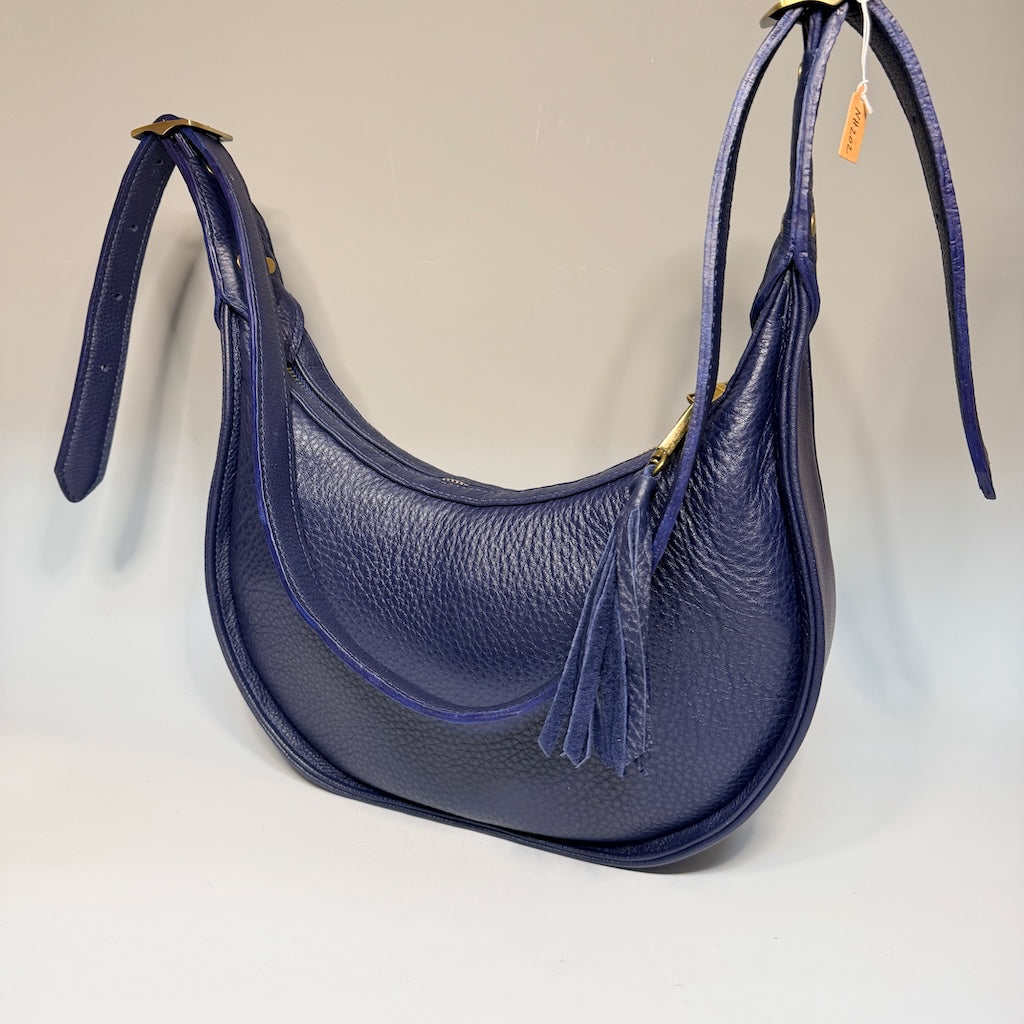 NAVY LEATHER CRESCENT CROSSBODY BAG NH202