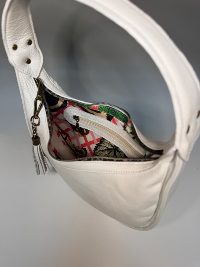 WHITE LEATHER CRESCENT SHOULDER BAG NH203
