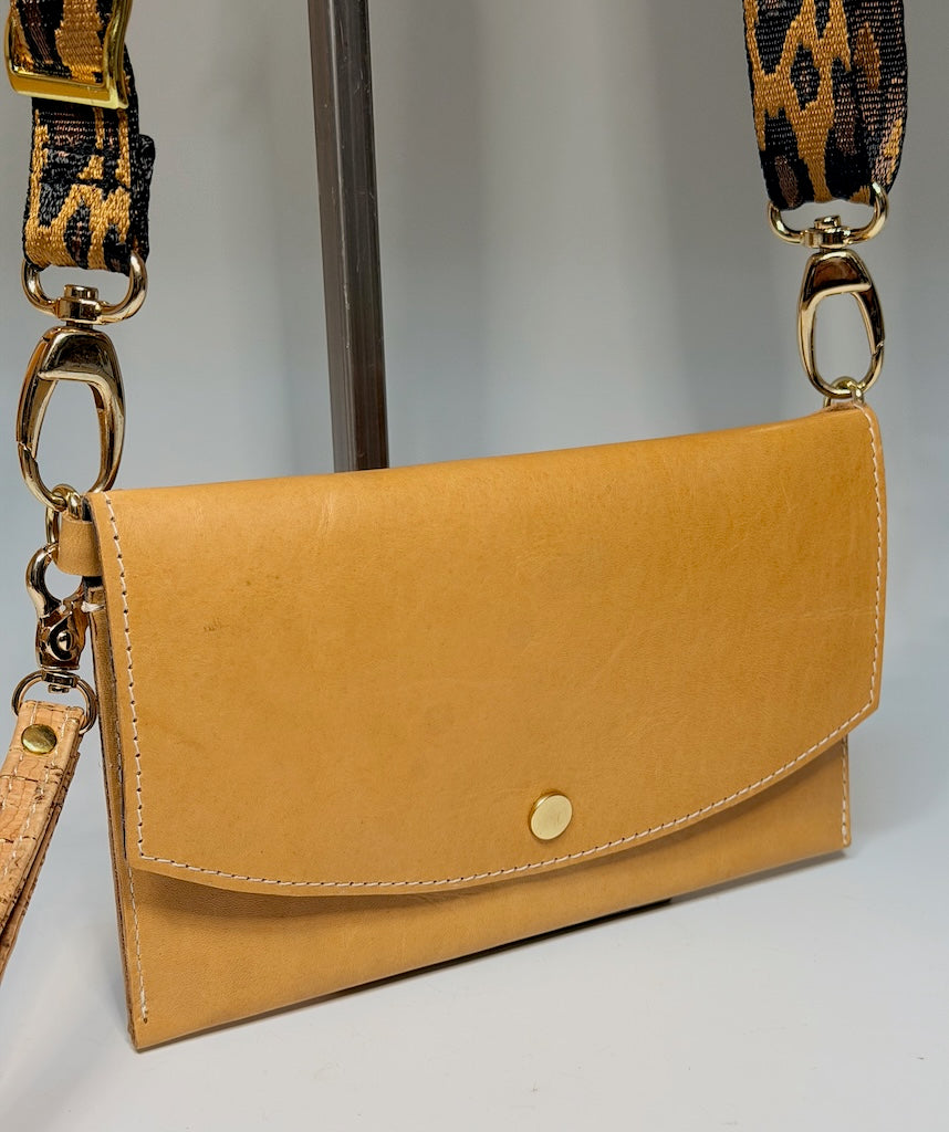 EVER IN TAN LEATHER - NH215