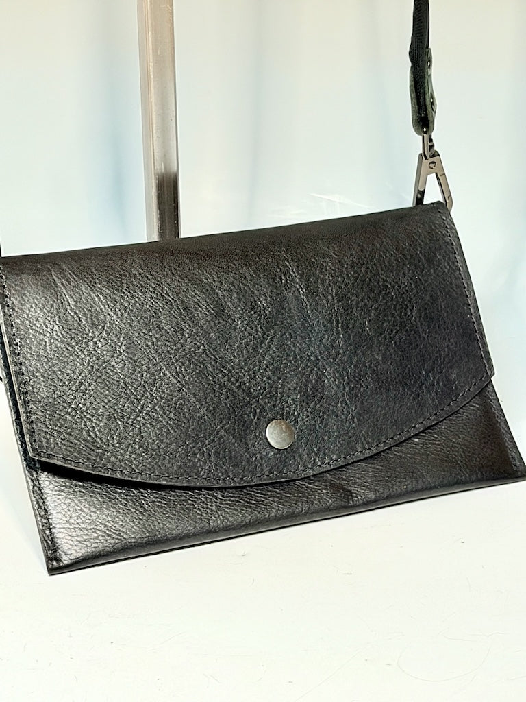 EVER IN BLACK LEATHER - NH216