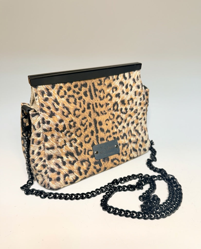 NEW YORK DRAGON BAR CLASP BAG NH233