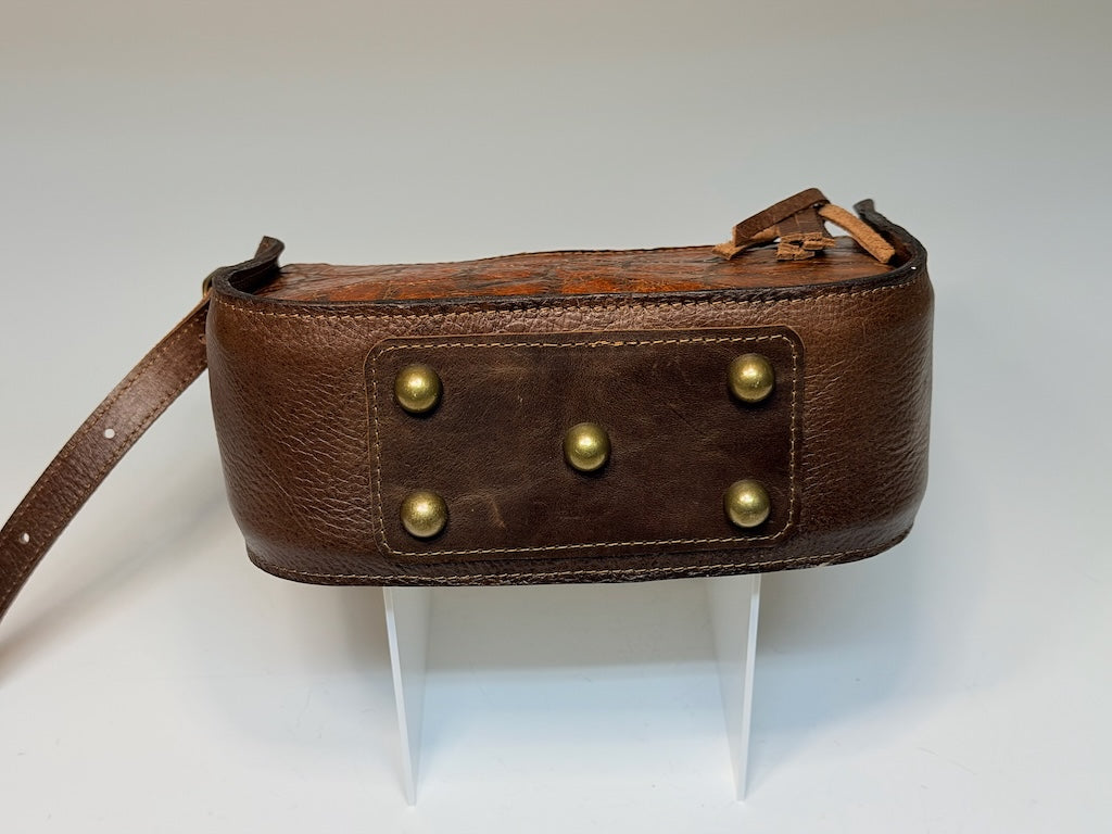 EMBOSSED LEATHER BAGUETTE BAG NH234