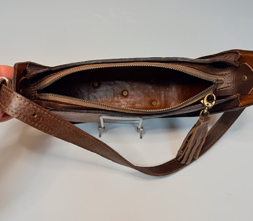 EMBOSSED LEATHER BAGUETTE BAG NH234