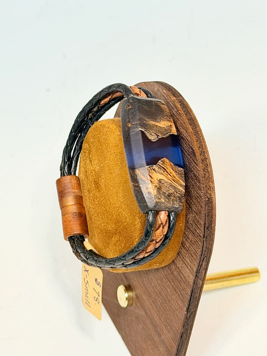X SMALL RIVER I MIXED MEDIA WOOD BRACELET WITH MAGNETIC CLASP NL362