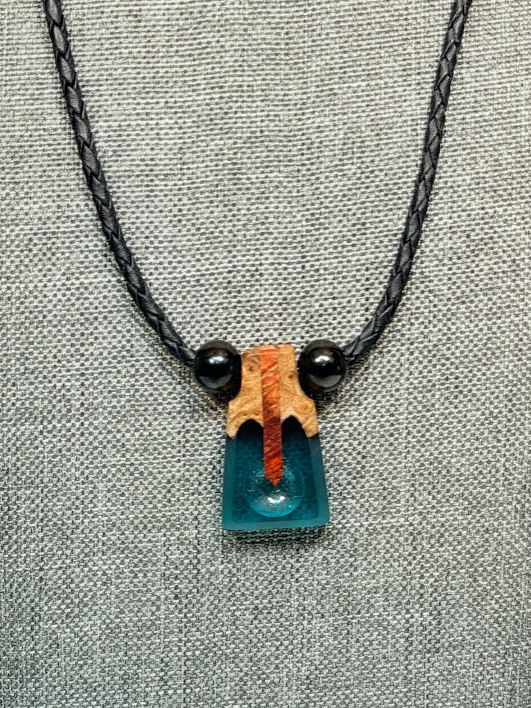 NEXUS LE MIXED MEDIA AND WOOD NECKLACE WITH STAINLESS STEEL CLOSURE - NL411