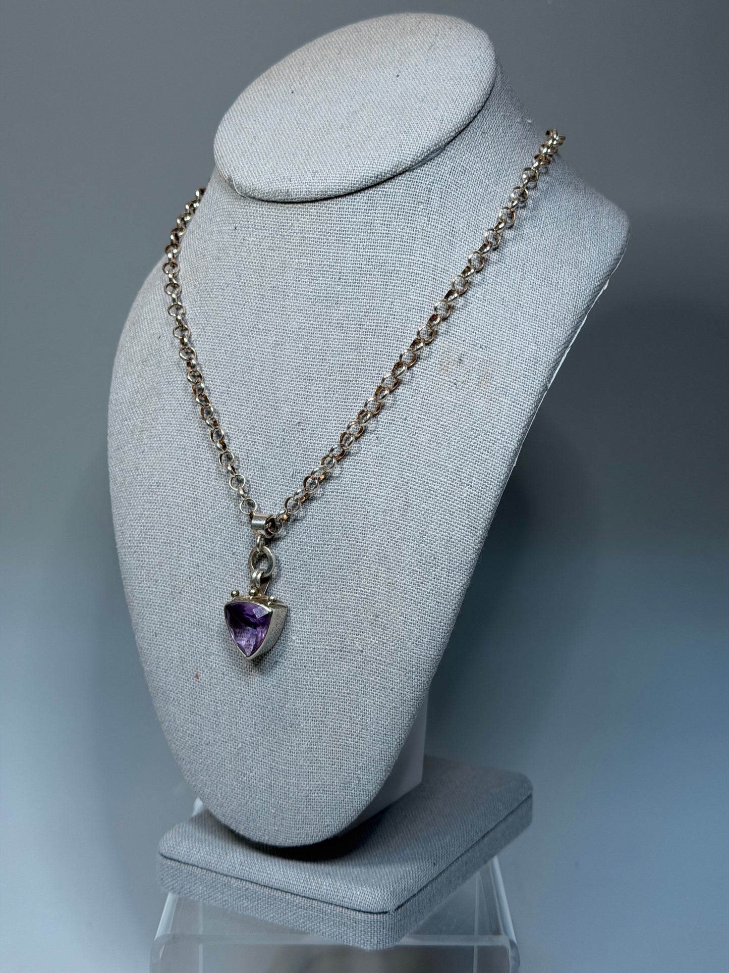 STERLING SILVER AMETHYST NECKLACE WITH HANDMADE HAMMERED CHAIN NM110N