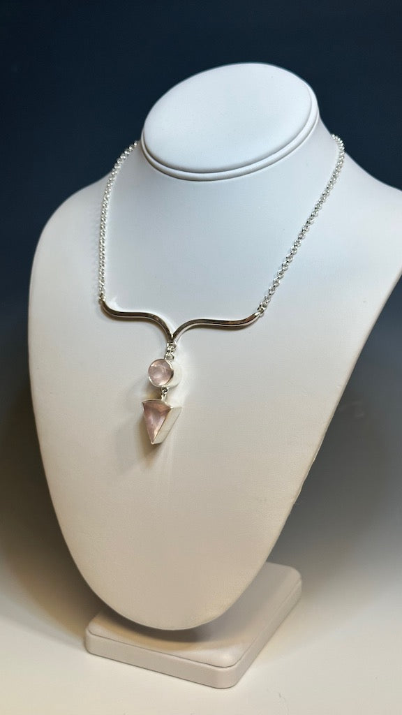 ROSE QUARTZ AND GARNET STERLING SILVER NECKLACE - NM511N