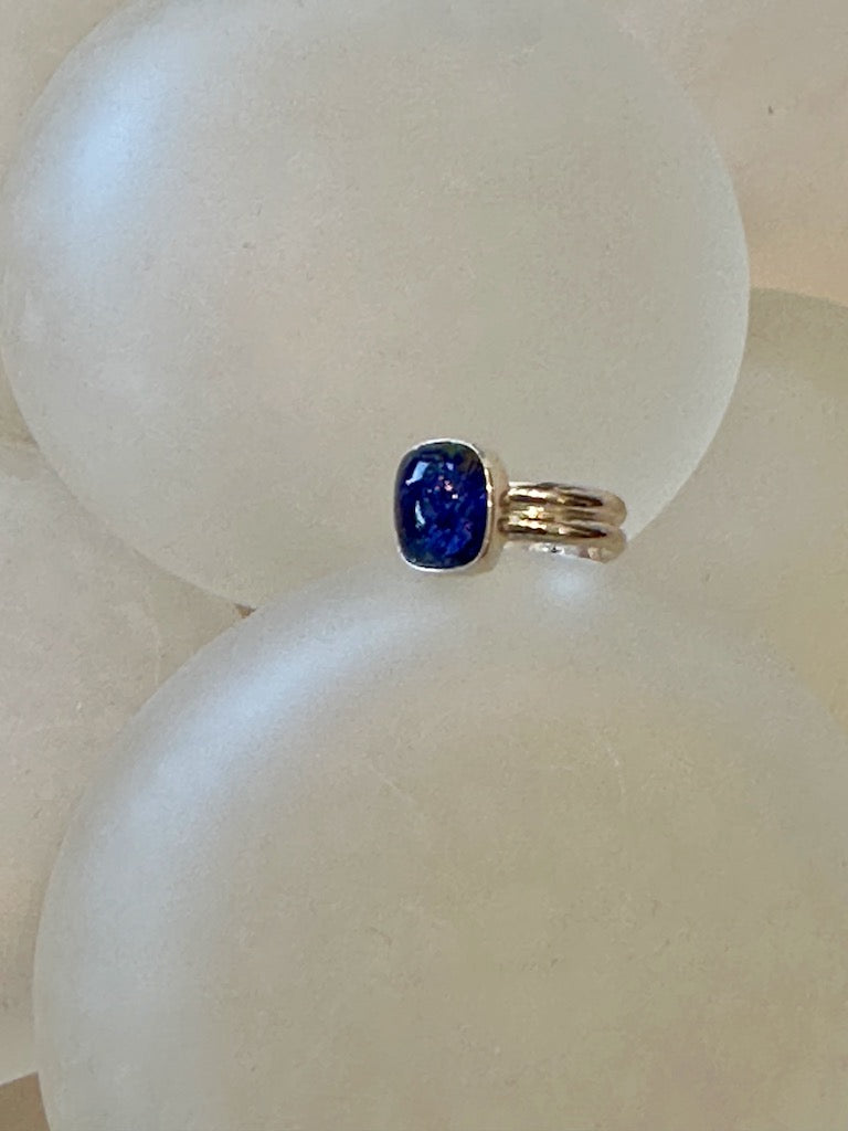 TANZANITE RING SET IN STERLING SILVER NM570R