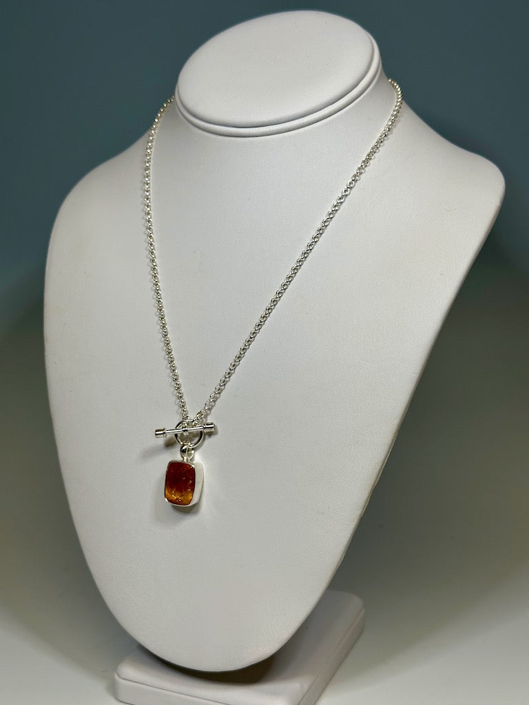 IMPERIAL TOPAZ  STERLING SILVER NECKLACE WITH MANDARIN GARNET TOGGLE - NM572N