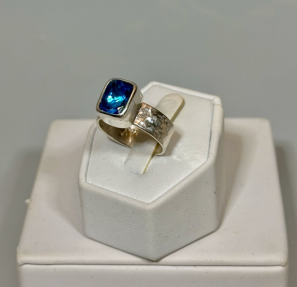 SKY BLUE TOPAZ ADJUSTABLE Sterling Silver Ring NM575R