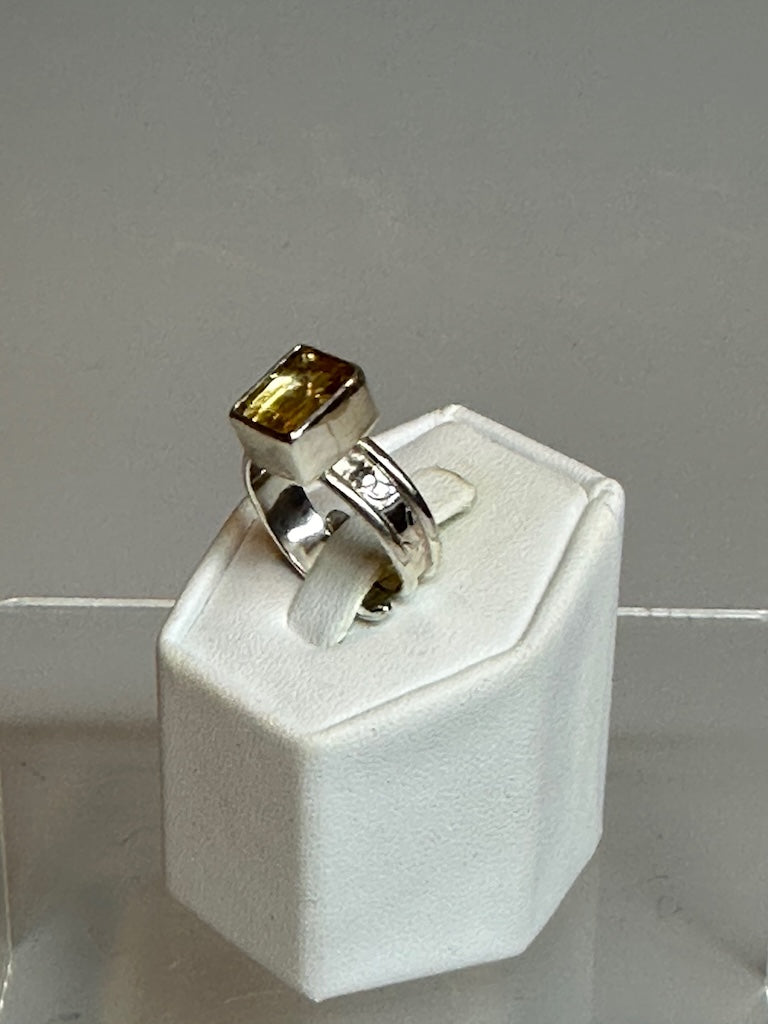 CITRINE AND STERLING SILVER ADJUSTABLE RING NM591R