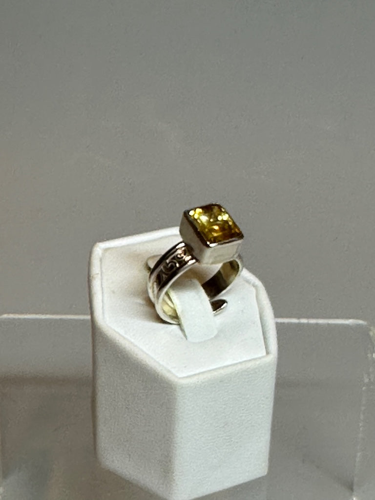 CITRINE AND STERLING SILVER ADJUSTABLE RING NM591R