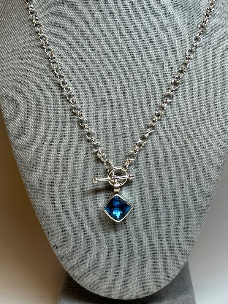 SWISS BLUE TOPAZ AND STERLING SILVER NECKLACE - NM594N