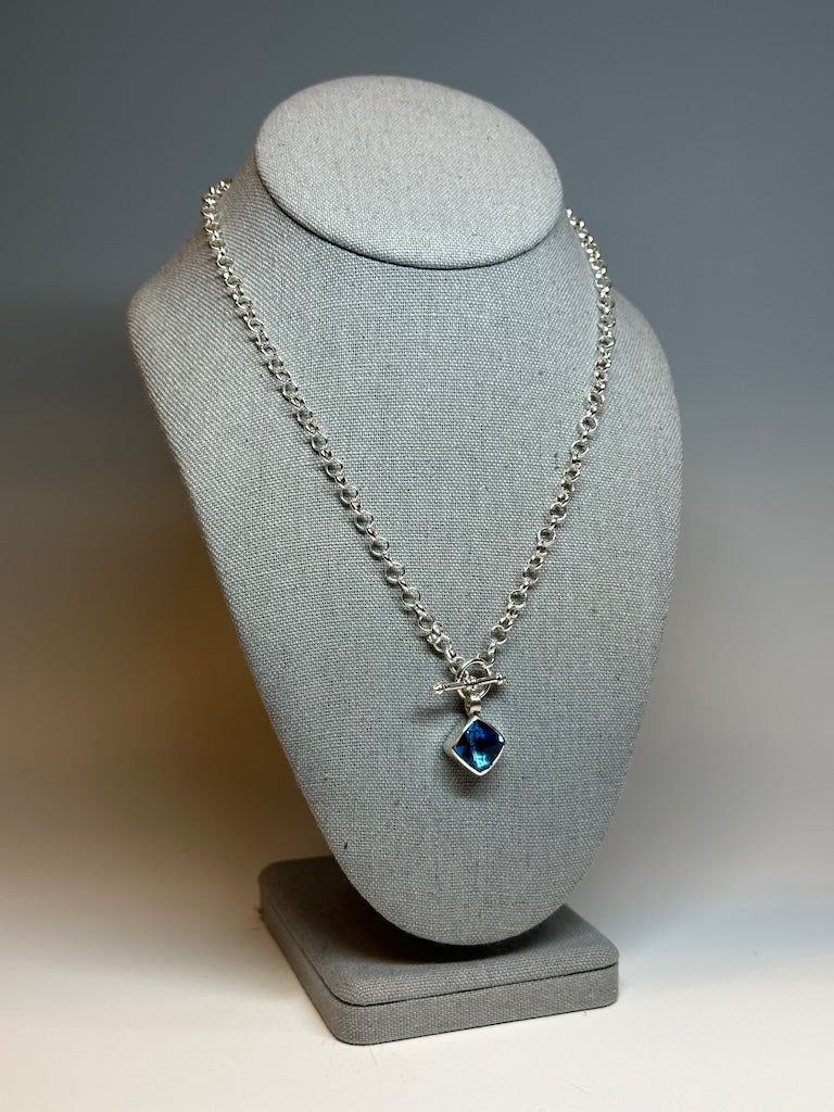 SWISS BLUE TOPAZ AND STERLING SILVER NECKLACE - NM594N