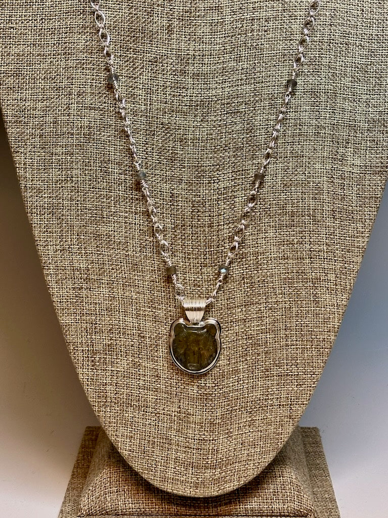 LABRADORITE BEAR PENDANT WITH LABRADORITE AND STERLING SILVER NECKLACE - NM617N