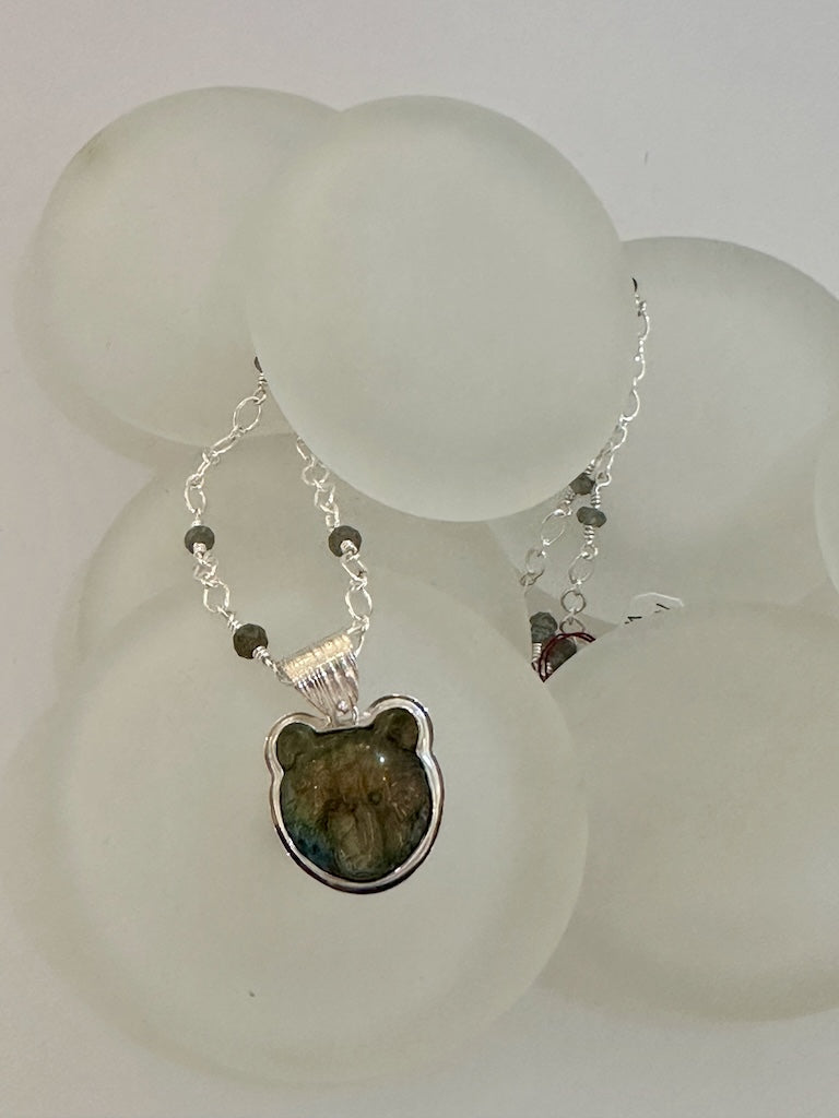 LABRADORITE BEAR PENDANT WITH LABRADORITE AND STERLING SILVER NECKLACE - NM617N