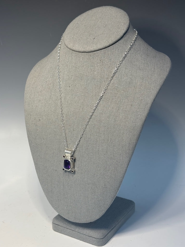 AMETHYST AND GARNET STERLING SILVER NECKLACE - NM611