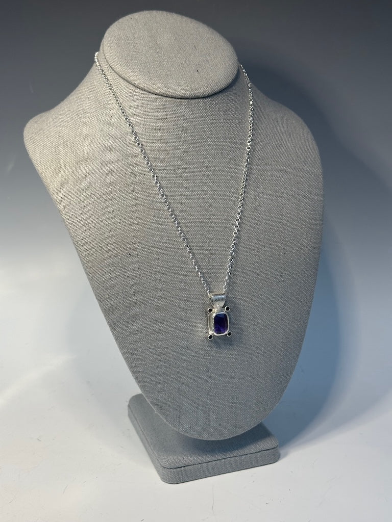 AMETHYST AND GARNET STERLING SILVER NECKLACE - NM611