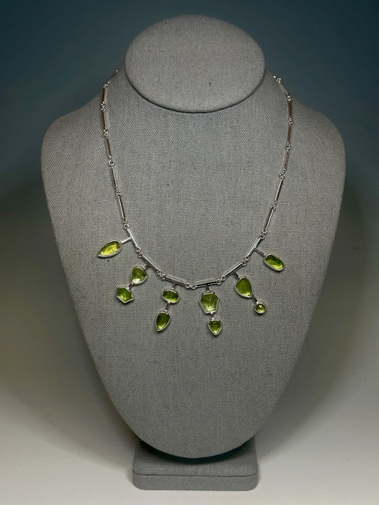 10-STONE PERIDOT STERLING SILVER HAND FORGED NECKLACE NM632N