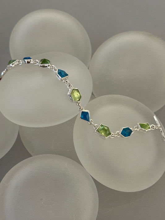PERIDOT AND APATITE STERLING SILVER BRACELET NM637B