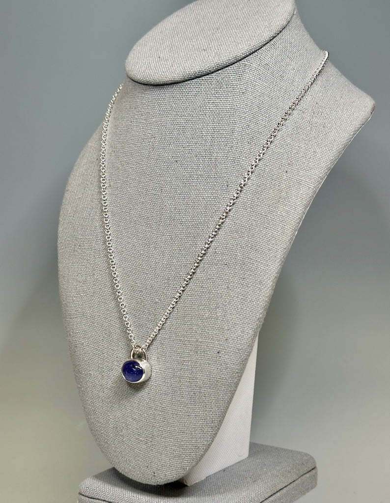 TANZANITE AND WHITE SAPPHIRE NECKLACE - NM646N