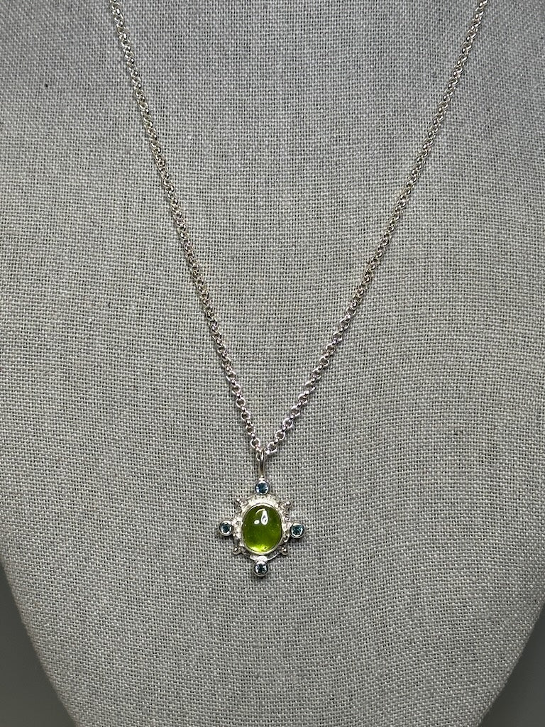 PERIDOT AND SKY BLUE TOPAZ STERLING SILVER NECKLACE - NM671N