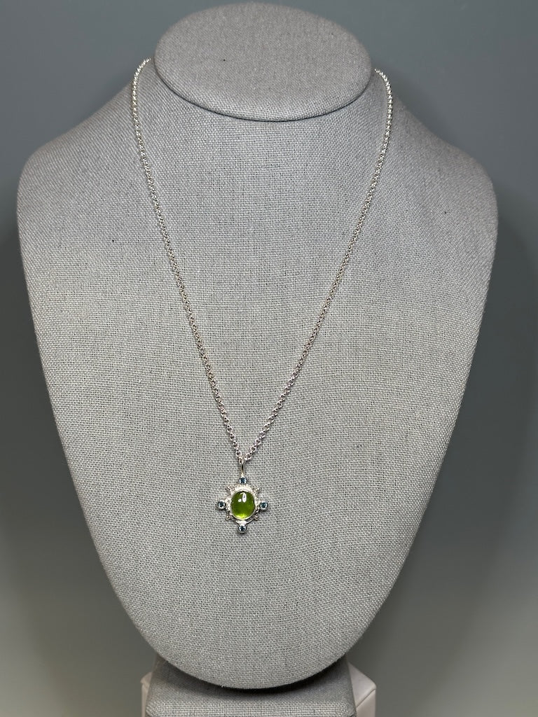 PERIDOT AND SKY BLUE TOPAZ STERLING SILVER NECKLACE - NM671N
