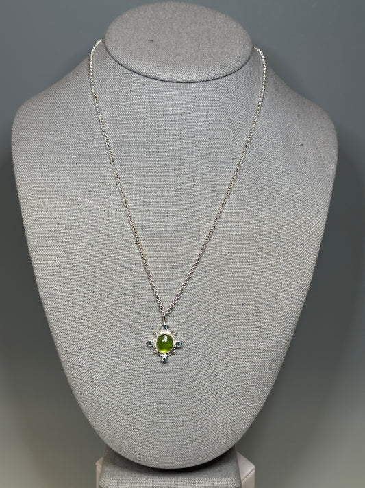 PERIDOT AND SKY BLUE TOPAZ STERLING SILVER NECKLACE - NM671N
