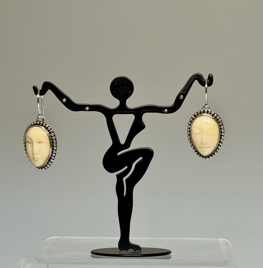 CARVED BONE FACE EARRINGS NM688E