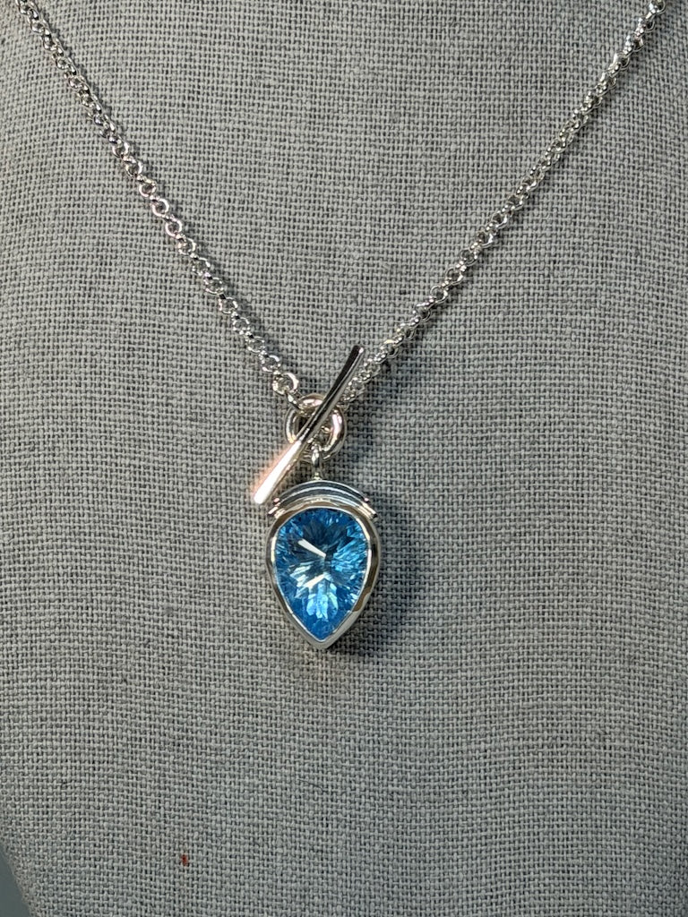 FANCY CUT SKY BLUE TOPAZ STERLING SILVER NECKLACE NM702N