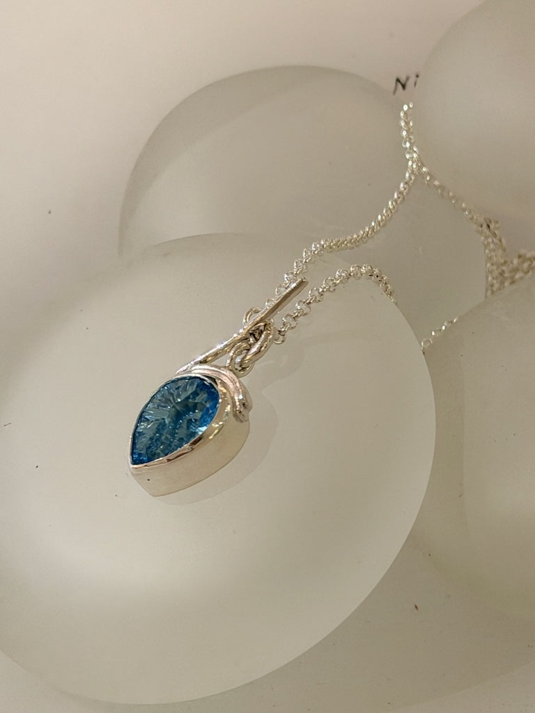 FANCY CUT SKY BLUE TOPAZ STERLING SILVER NECKLACE NM702N